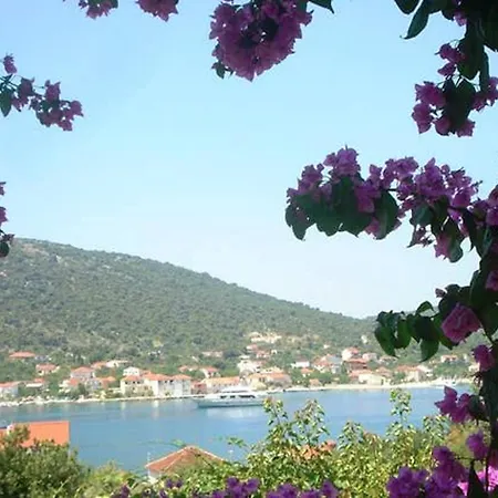 Charming In With Parking Included