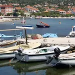 Διαμέρισμα Charming In With Parking Included Vinišće