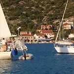Charming In With Parking Included Διαμέρισμα Vinišće