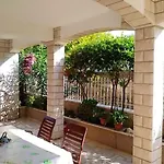 Διαμέρισμα Charming In With Parking Included