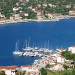 Charming In With Parking Included * Vinišće