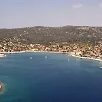 Charming In With Parking Included Vinišće