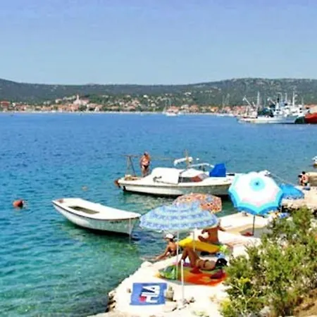 Charming In With Parking Included * Vinišće