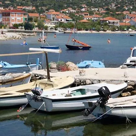 아파트 Charming In With Parking Included Vinišće
