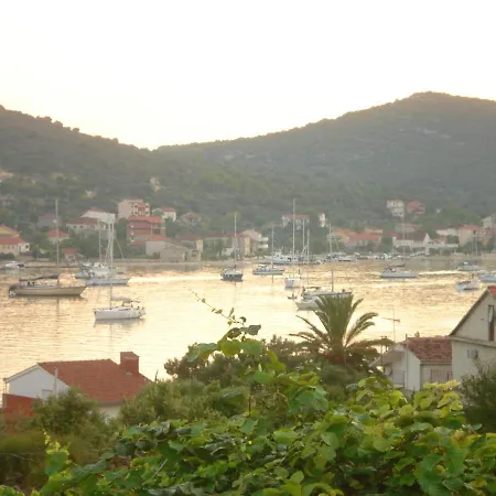 Charming In With Parking Included *