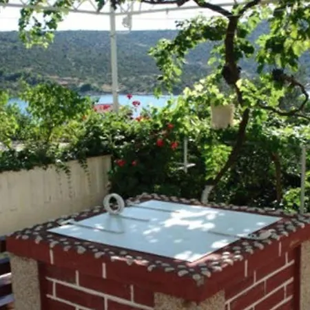 Charming In With Parking Included Apartman