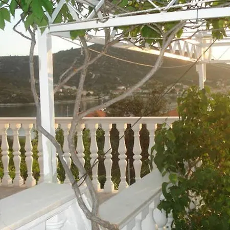 Charming In With Parking Included Apartament