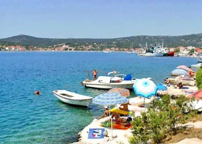 Charming In With Parking Included * Vinišće