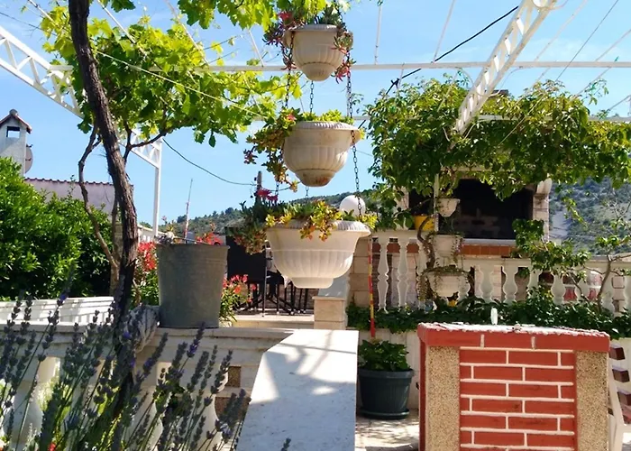 Charming In With Parking Included Apartman