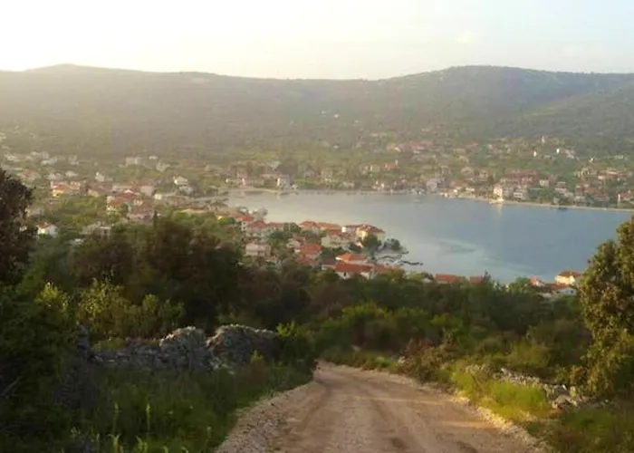 Appartamento Charming In With Parking Included Vinišće